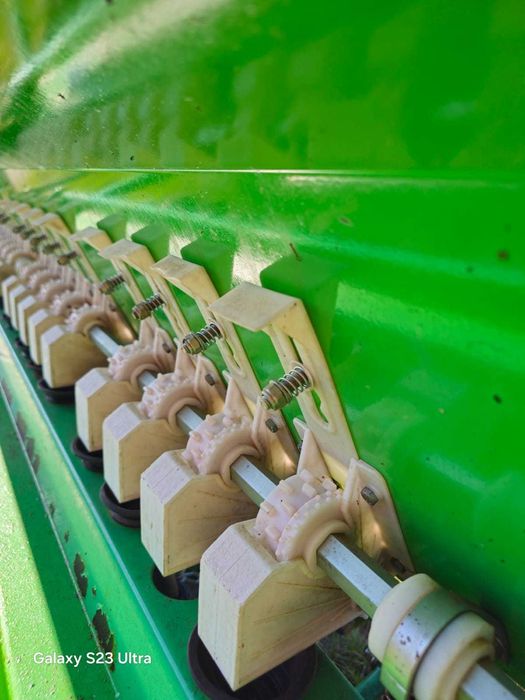 Masina plantat Cramer 4rand,Semanatoare paioase Bomet dubludisc 3m 23r