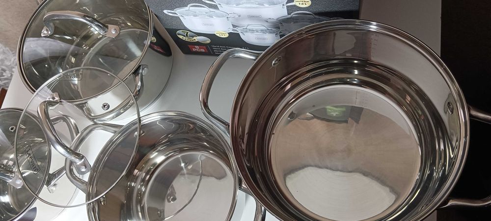 Набор 4 кастрюли с крышками