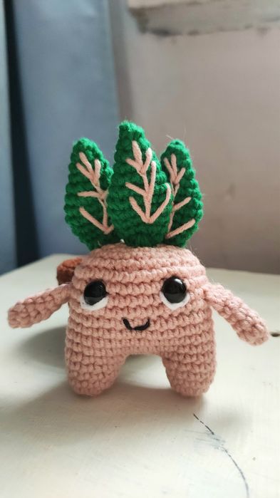 Мандрагора крючком в горшке ручной работы