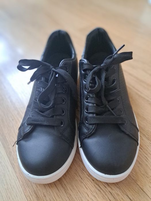 Удобни маратонки