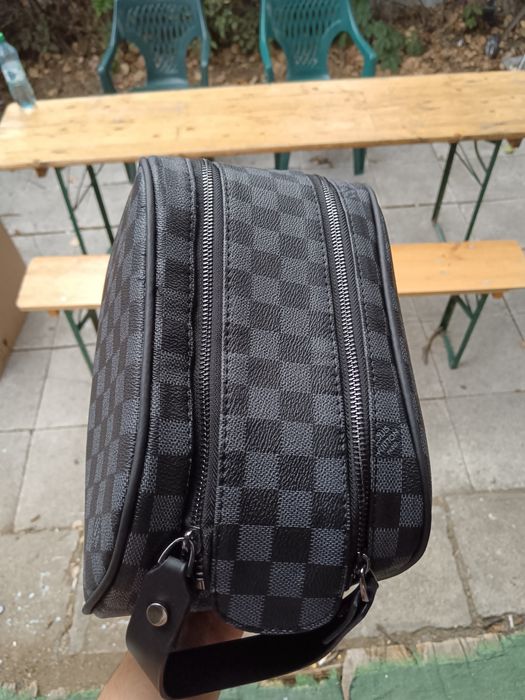 Port fard louis Vuitton