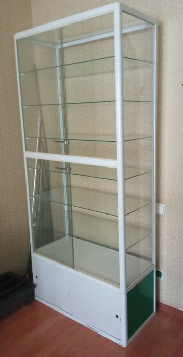 Витрина стеклянная
