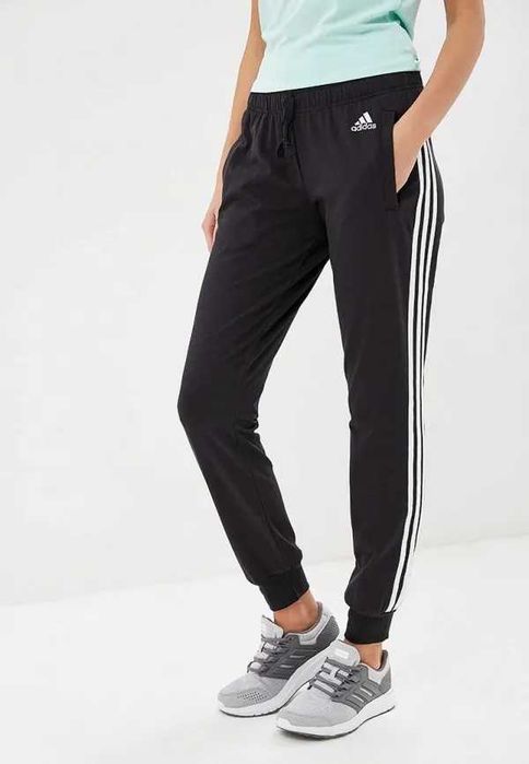 Нов дамски спортен панталон Adidas – черен с бели ленти