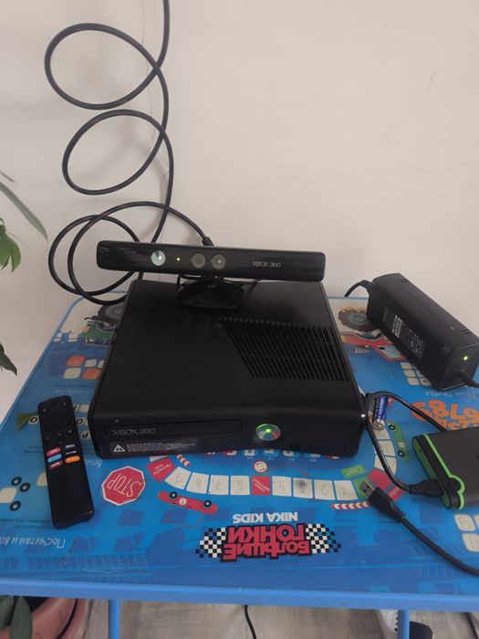 Продаю или меняю Xbox 360 Slim
Приставка в отличном состоянии, полн