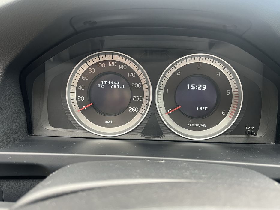 Volvo  v60 2013 2.0 d
