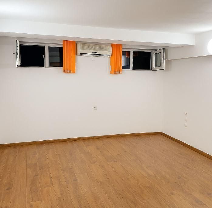 Дава се под наем Едностаен апартамент в Варна, Гръцка махала - 25 кв.м за 245 € - Снимка #2