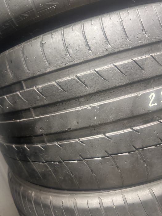 Шины 235/35R19 (2шт)