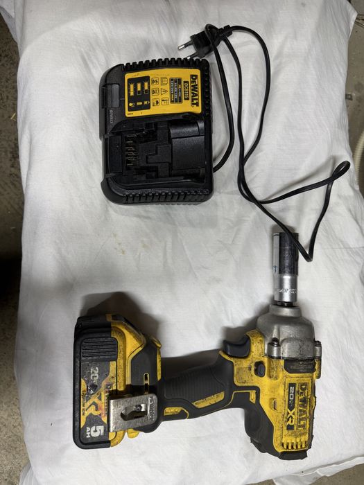 Гайкаверт Dewalt