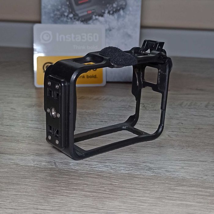 Экшн-камера Insta360 Ace Pro, 3 аккумулятора, зарядный кейс, чехол