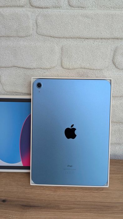 iPad 10th Gen 64GB Blue – като нов