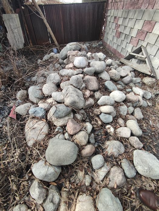 Продам машину комней