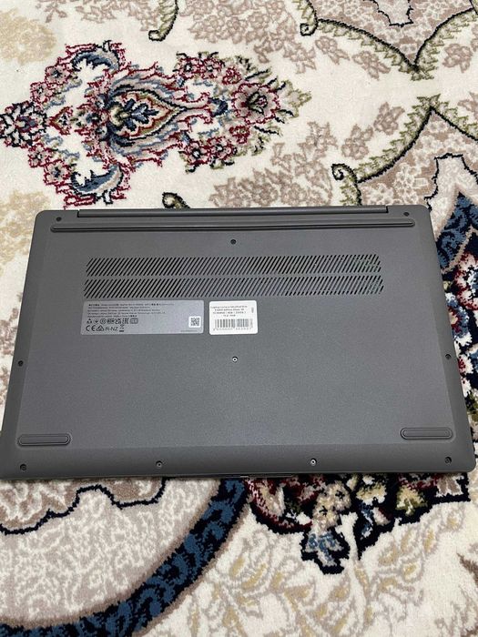 laptop lenevo IdeaPad slim 3 AMD ATHLON SILVER 10     8 / 256