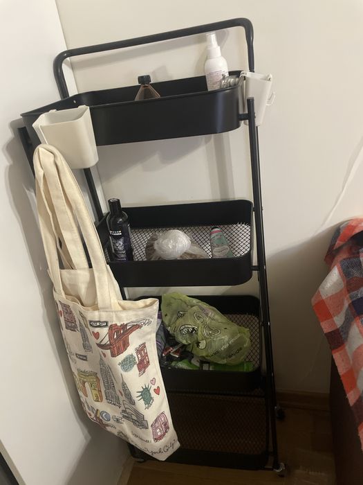 Продам этажерку в хорошем состоянии