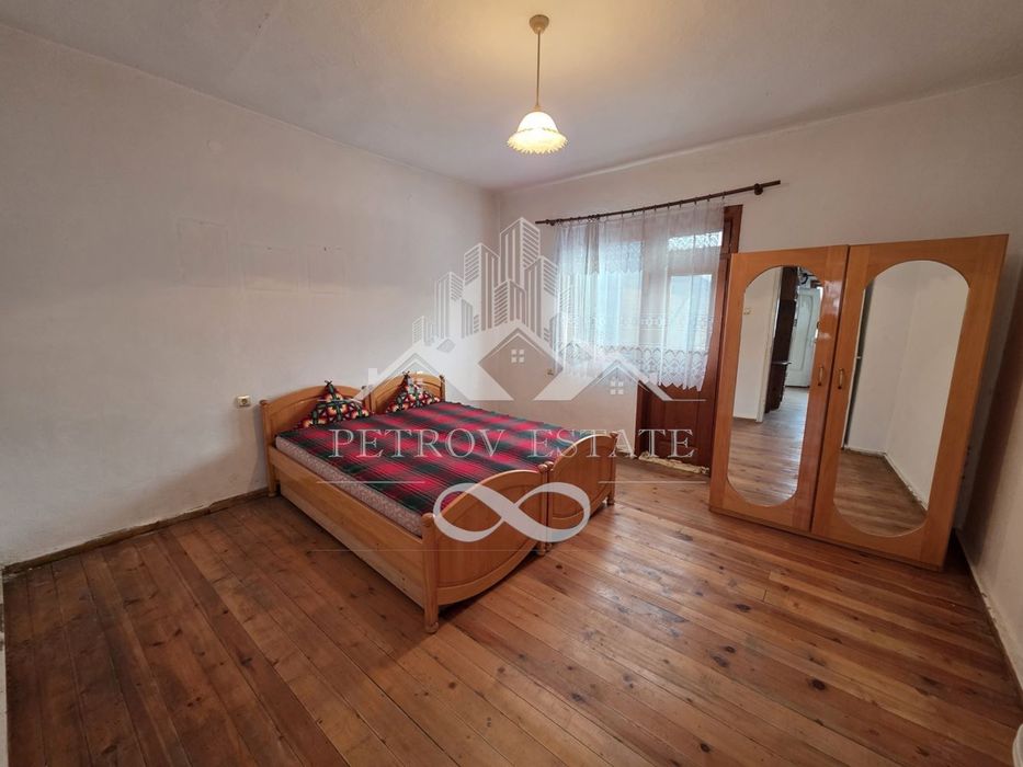 Продава се Къща в Велинград - 300 кв.м за 363 €/кв.м - Снимка #4