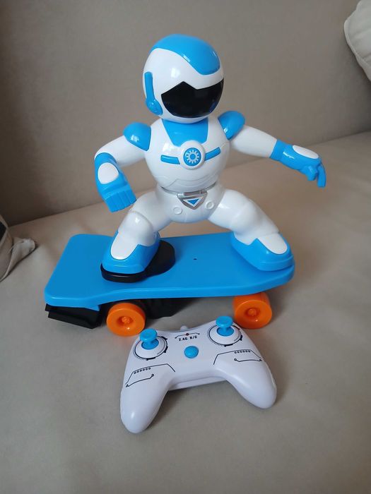 Детцки робот с дистанционно