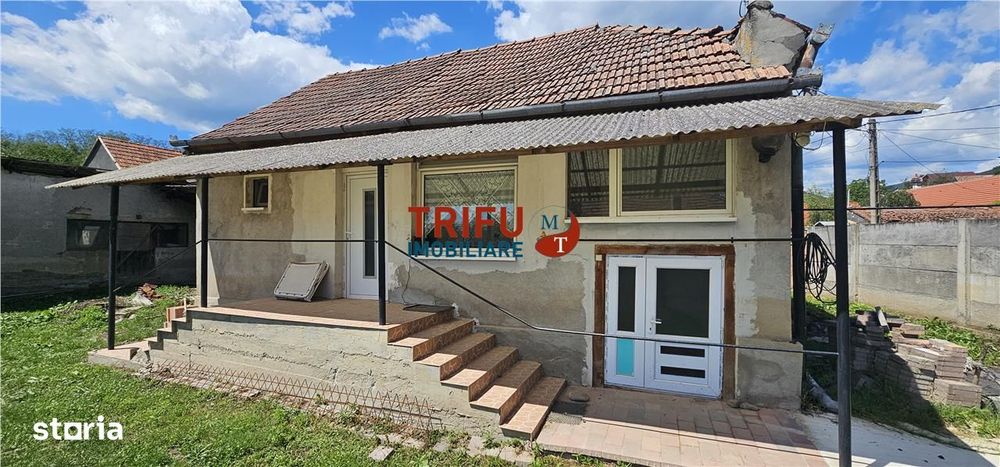Casa de vanzare in comuna Cricau 1534mp teren