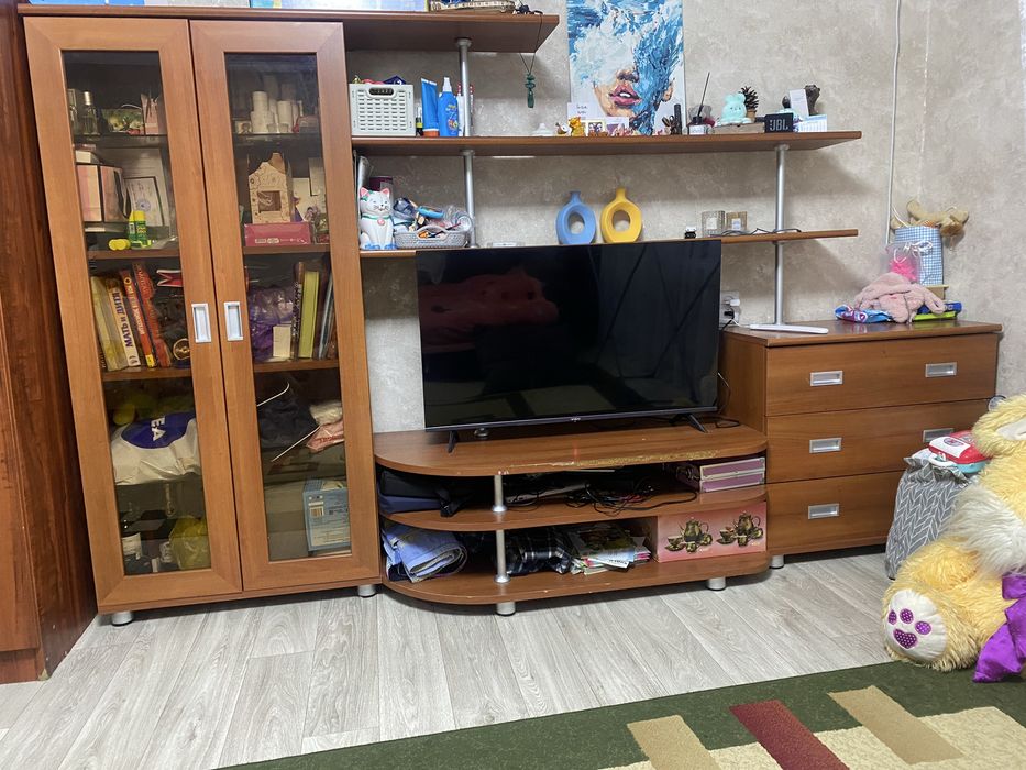 Продаю шкаф и стенку(горка)