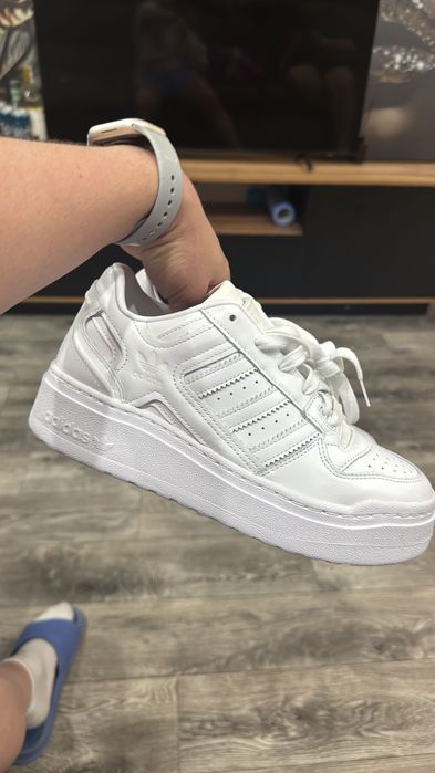 Кроссовки FORUM BOLD STRIPES 38,5р