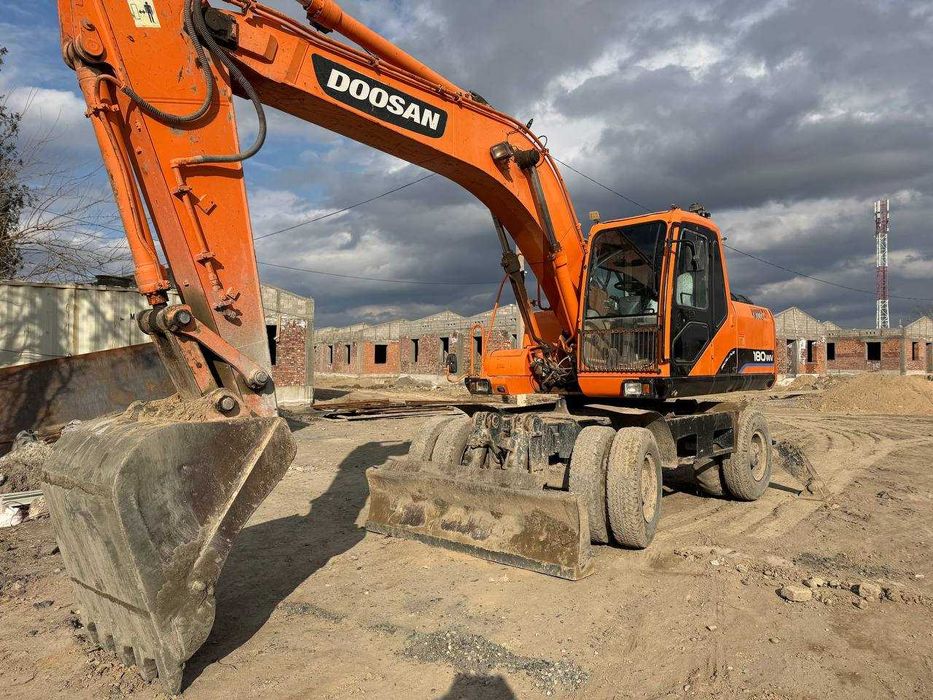 Ekskavator DOOSAN 180w
