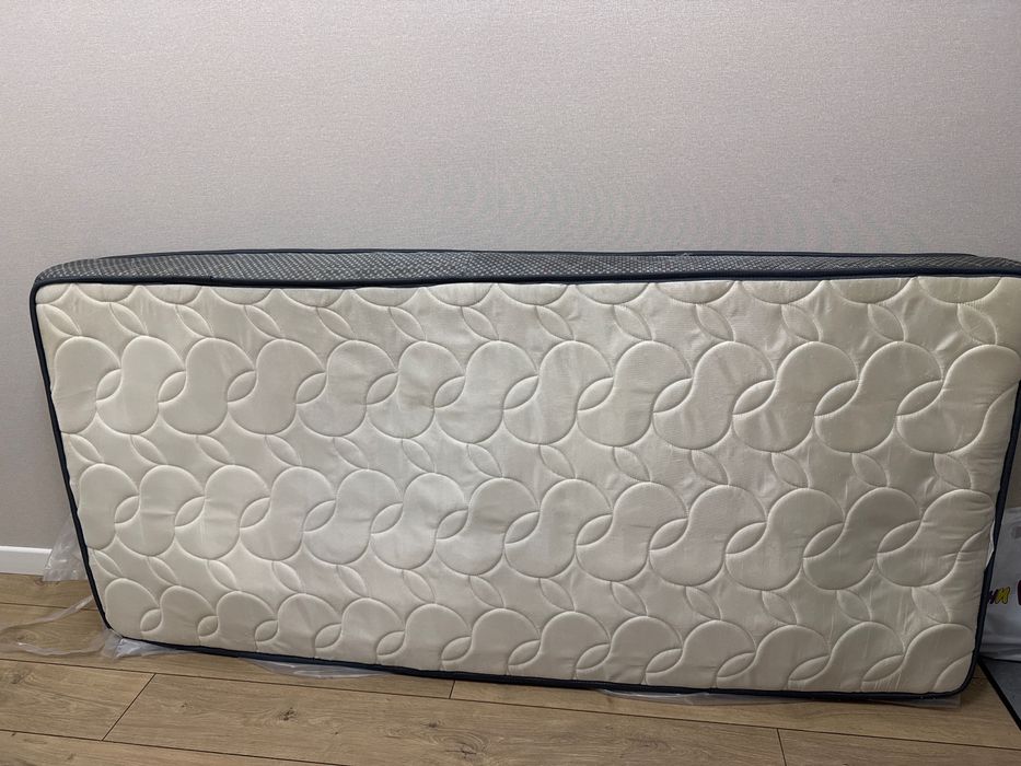 Продам матрас 90-200