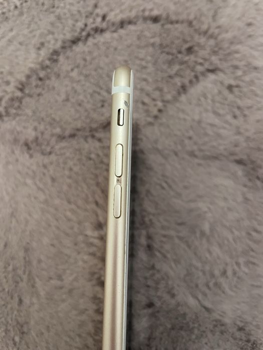 Vând Iphone 6+ gold