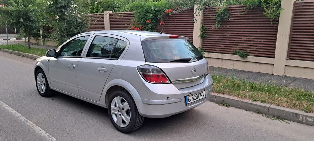 Opel.Astra H - 1.6  - 2010