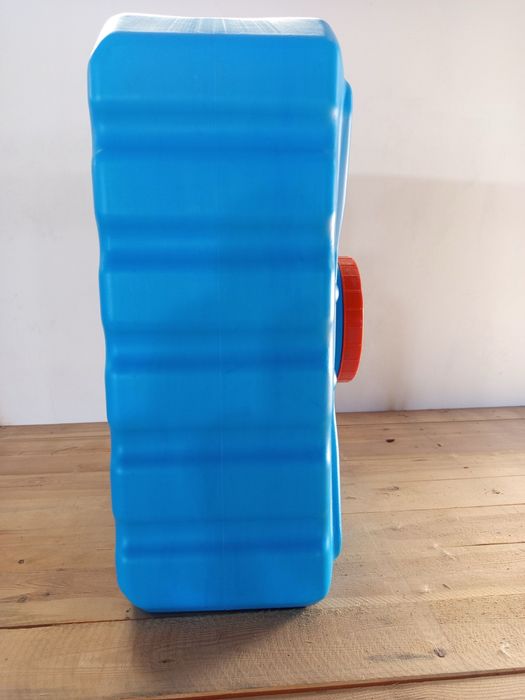 Plastik , tortburchak bochkalar sotuvga chiqdi