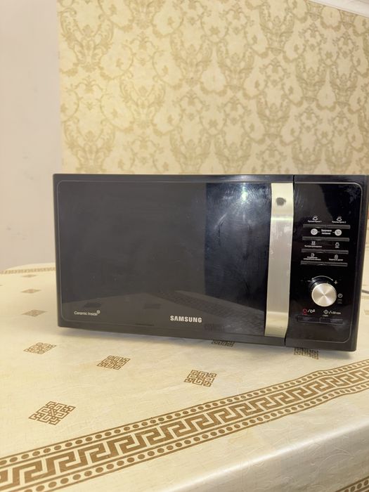 Продаю микроволновую печь Samsung