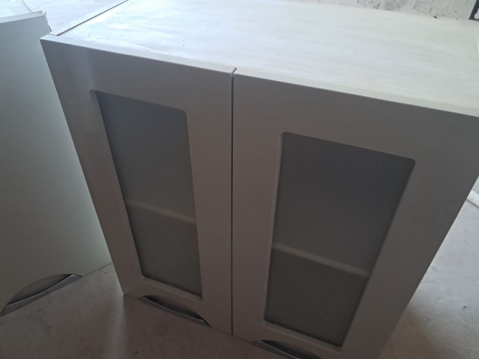 Oshxona mebel sotiladi