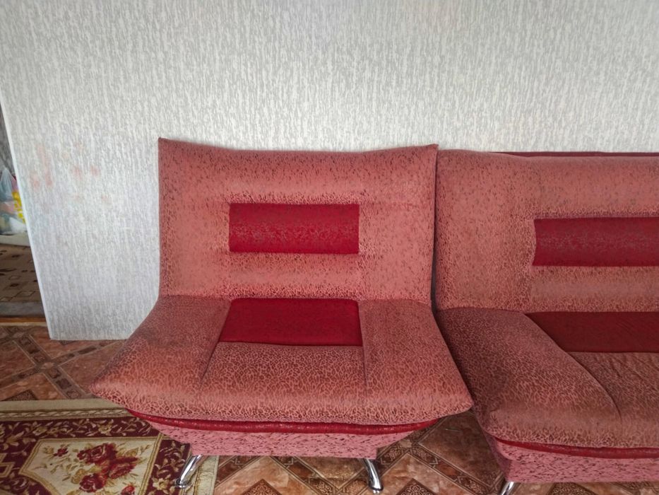 Продам диван тахту с 2-мя креслами