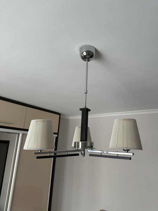 Люстра с 3 лампами б/у