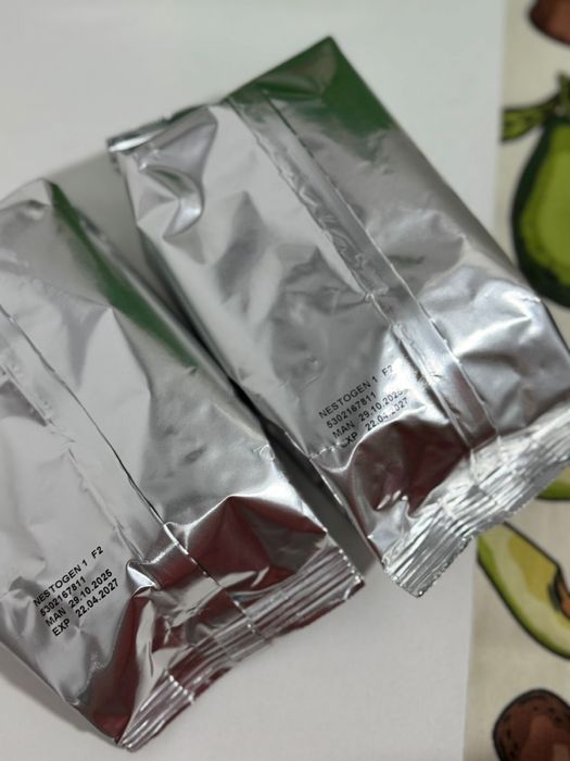 Продаю смесь Nestogen premium