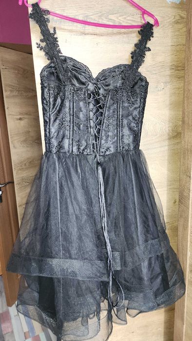 Черна официална рокля