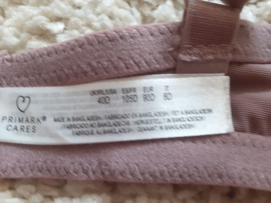 Oferta Primark : sutien +2 perechi chiloti tanga