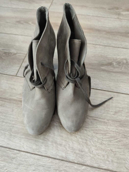 Vand botine piele intoarsa Progetto