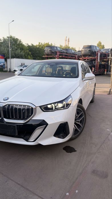 BMW i5 40L 4 oy 2025 yil