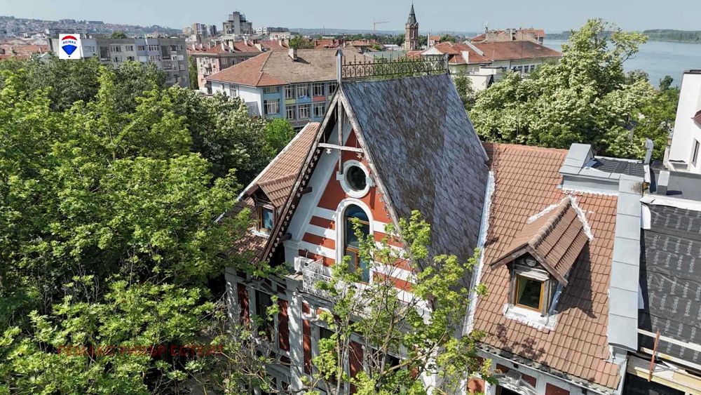 Продава се Промишлена сграда в Русе, Център - 370 кв.м за 6348 €/кв.м - Снимка #1