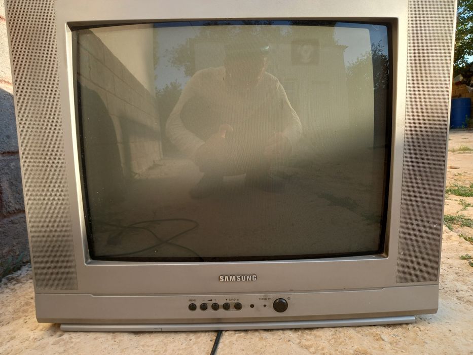 Продаётся телевизор и бочка