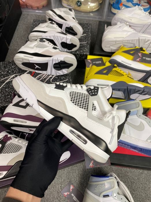 Off whire office si jordan 4