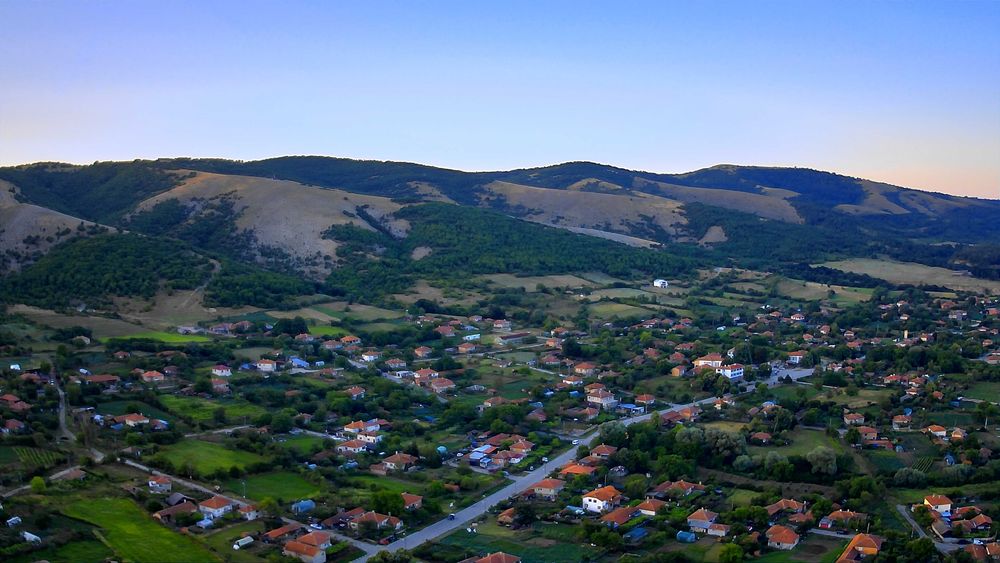 Дава се под наем Къща в с. Голица, Област Варна - 138 кв.м за 816 € - Снимка #16