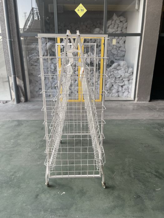 Железный универсальный-многофункциональный стенд на колесиках