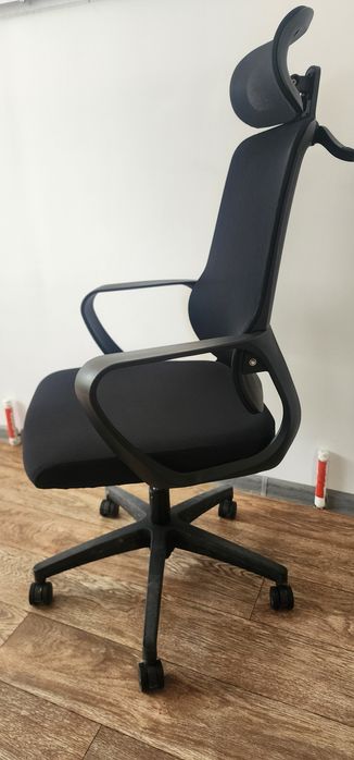 кресло для персонала PRICHER J203A