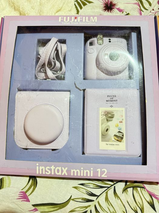 Instax  mini 12 фотокамера