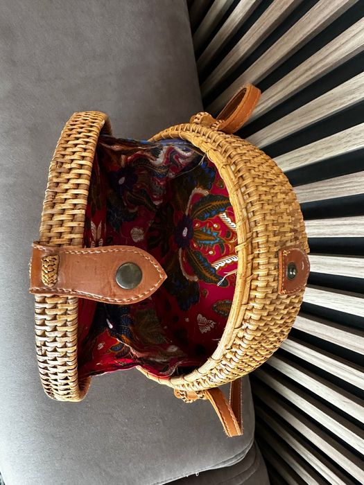 Дамска чанта през рамо