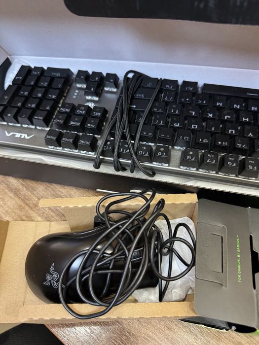 Продается игровая мышка и клавиатура