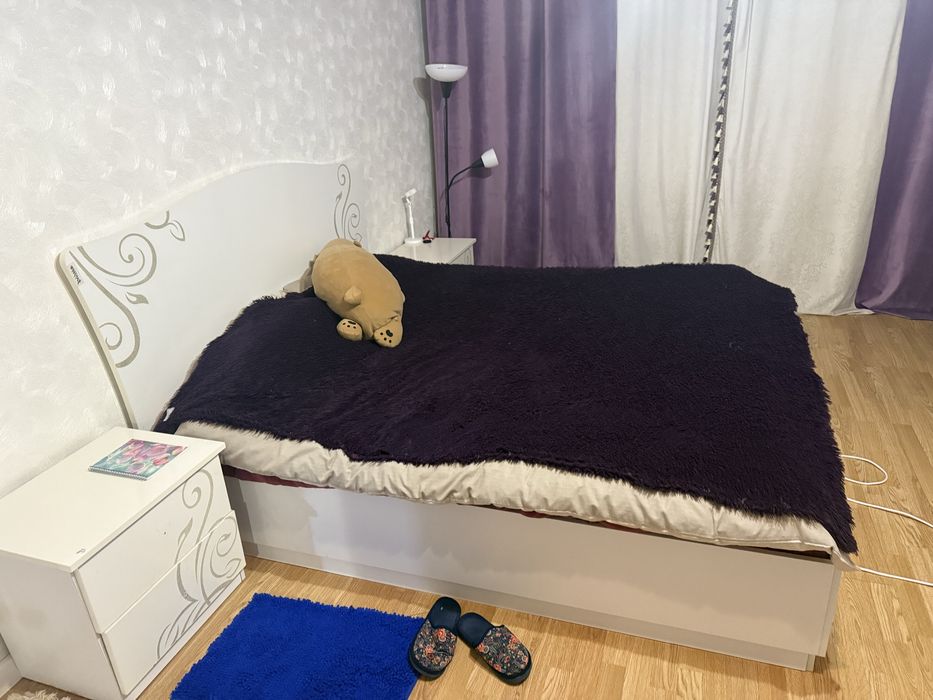 Продам спальный гарнитур и ковер и шторы
