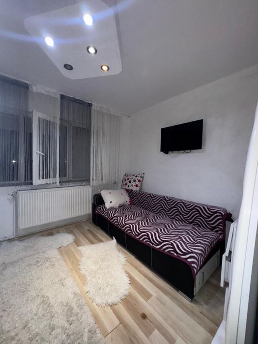 Vand garsoniera in zona umt direct de la propeietar