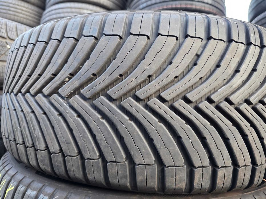 2бр Всесезонни гуми 235 45 20 - Bridgestone - DOT 2024