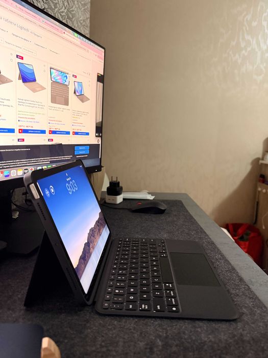 Ipad Air 11" inch 128 GB + Logitech Combo touch + Протектори за екран + Калъф