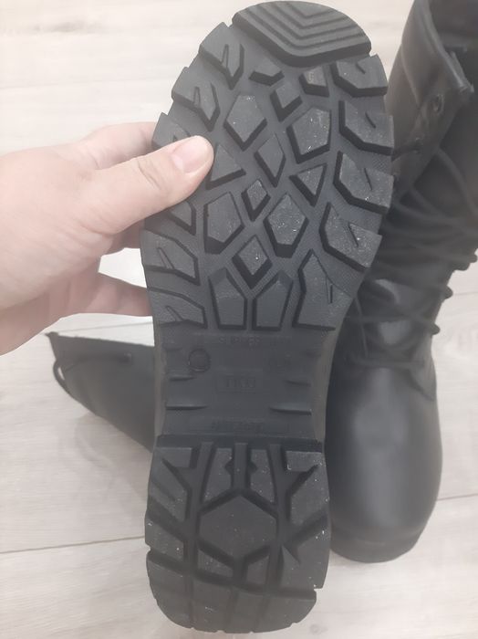 Продам берцы зимние